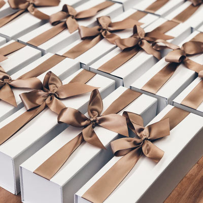 Single white gift boxes with ribbon 3