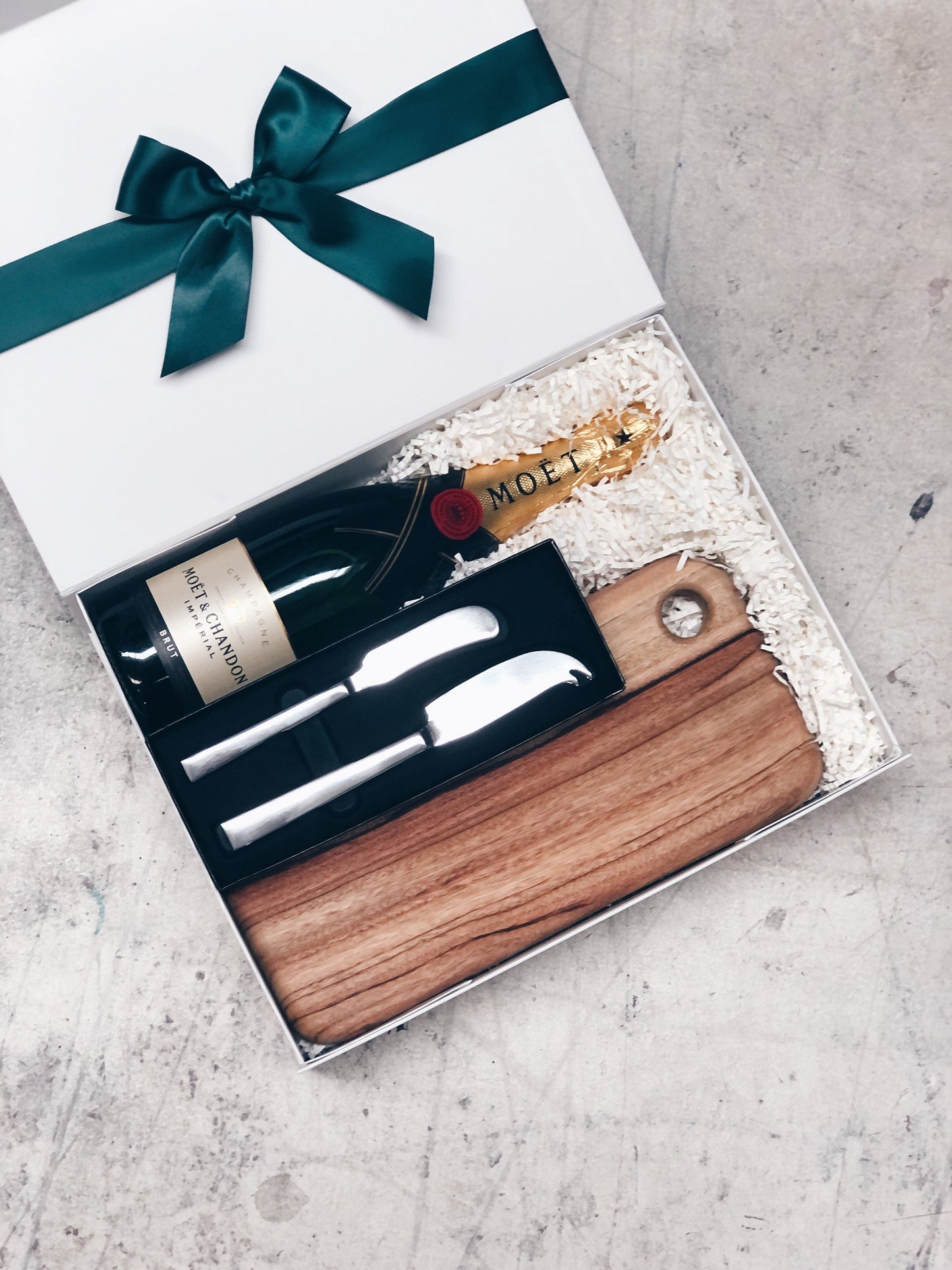 APG Ray White Sutherland Shire Custom Gift (White)